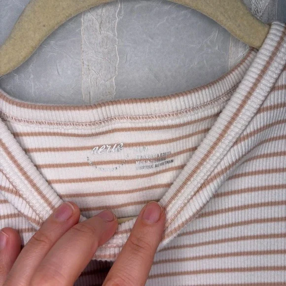 Aerie Striped Crop Tank Top Women Medium Tan White Excellent Ribbed High Neck - Picture 3 of 5